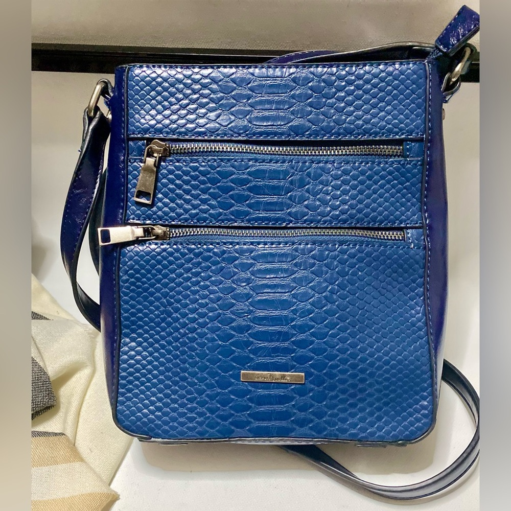 🦋Simply Noelle, Crossbody bag,snakeskin design, excellent condition🦋#NOELLE
